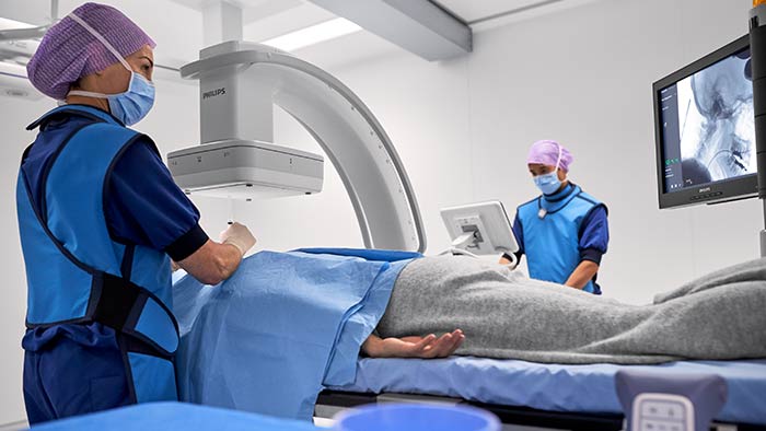 Arcos en C móviles para el tratamiento del dolor