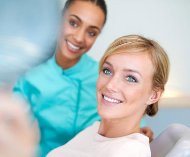 Comparaci&oacute;n de per&oacute;xido de hidr&oacute;geno al 6% con y sin aceleraci&oacute;n LED con Philips&nbsp;Zoom&nbsp;WhiteSpeed